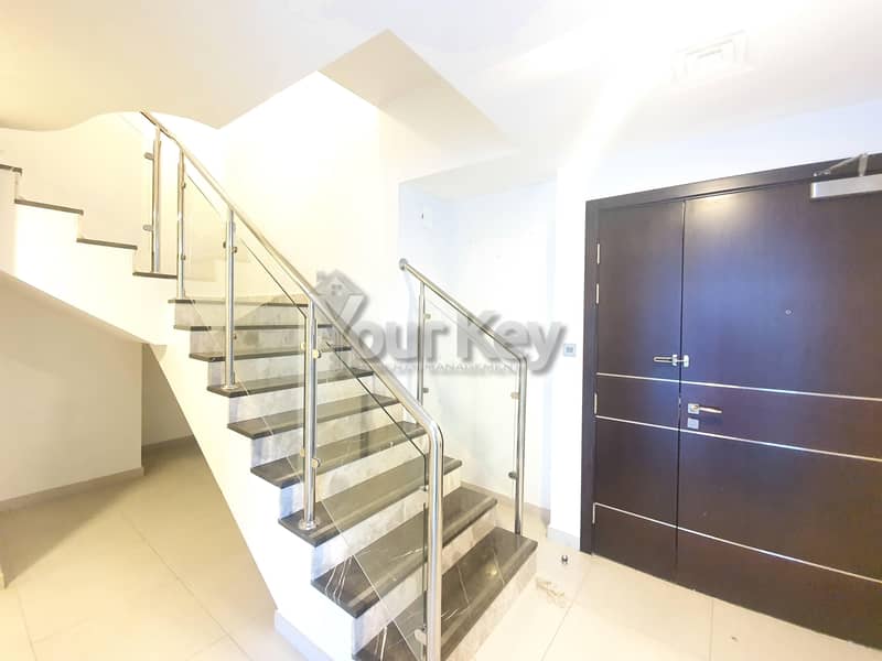 Modern-Style Duplex 2-Bedroom at Corniche