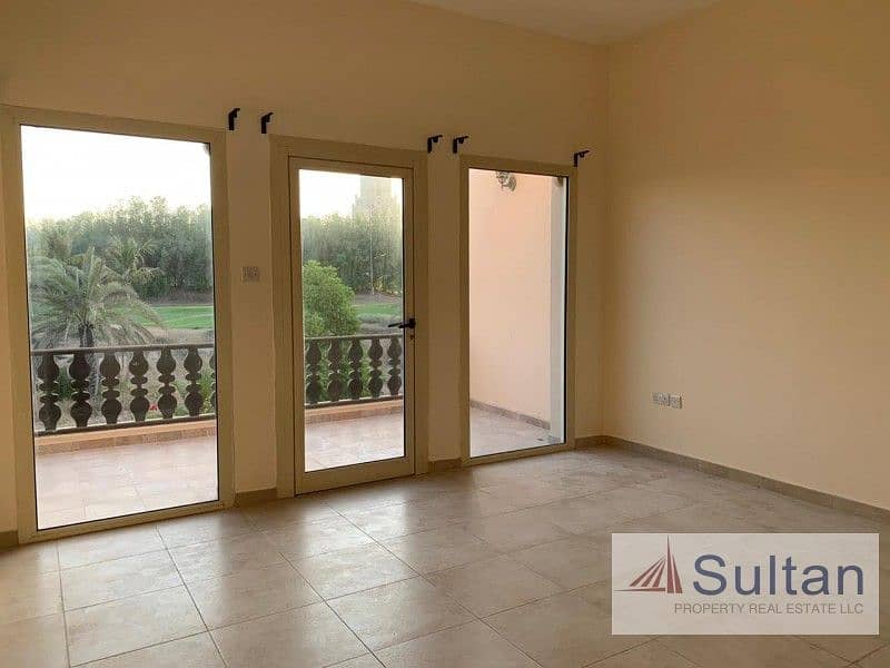 Lovely 3 Bed Villa At Walk-able Distance To Mall