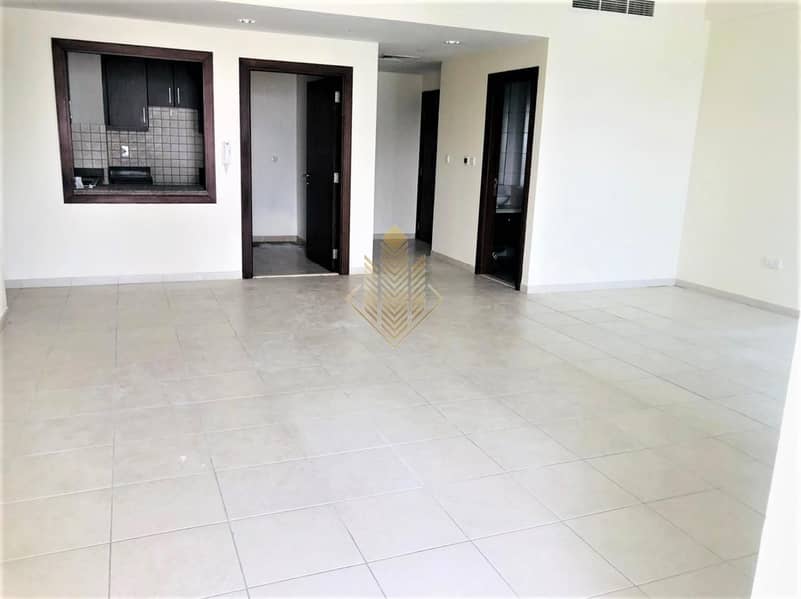 6 Large Layout | Higher Floor Apartment I With Spacious Living Area