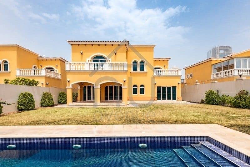 Immaculate 5 Bed | Private Pool | District 2