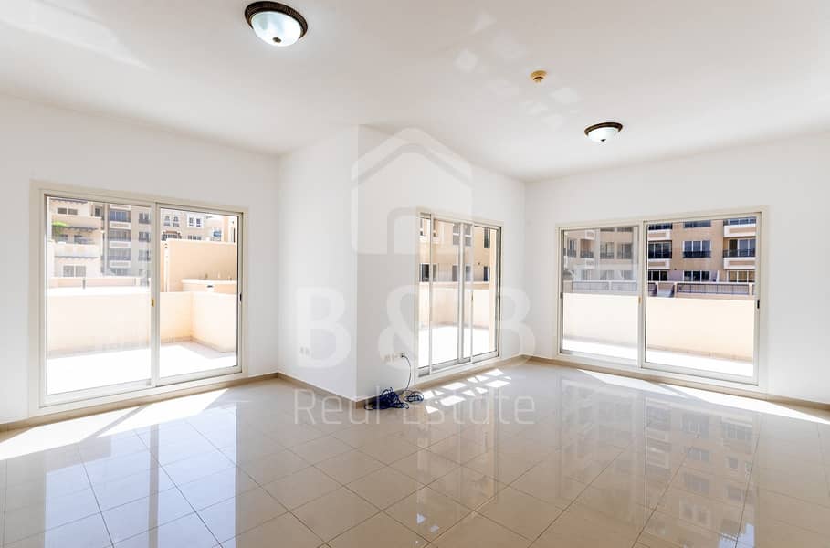 12 Cheques - Beautiful 1 Bedroom Apartment - Big Type