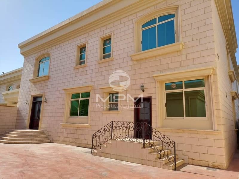2 Spacious and Luxuries Villa | Balcony | Parking