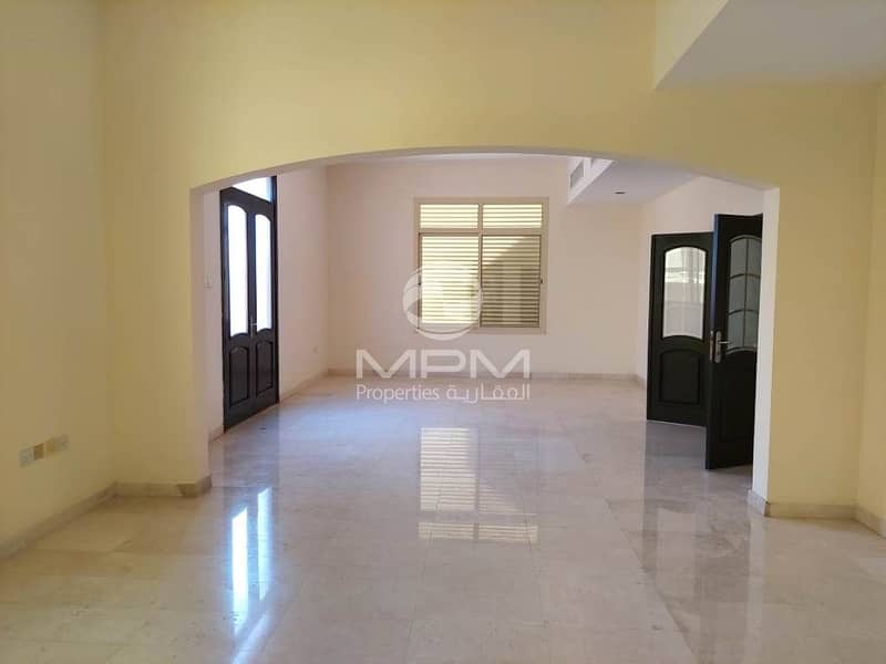 11 Spacious and Luxuries Villa | Balcony | Parking