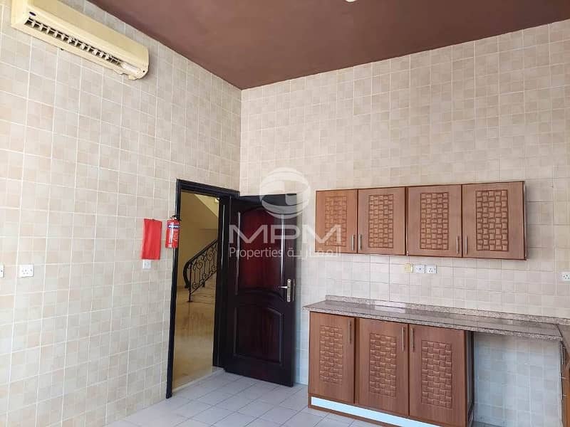 23 Spacious and Luxuries Villa | Balcony | Parking