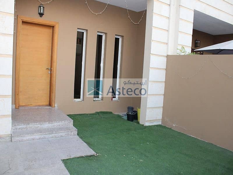 13 Well maintain 4 bedroom townhouse|Ready to move In