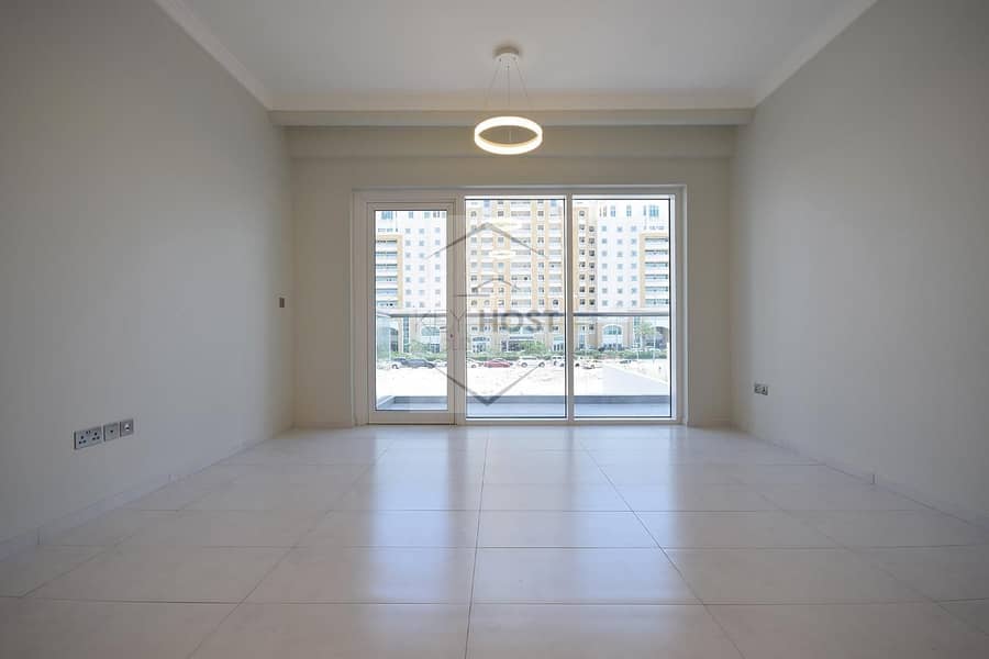 1BR Regent Court | Parking View | 4 chks