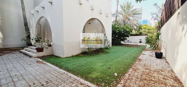 6 Bedroom Villa for Rent in Al Khalidiyah, Abu Dhabi - Modern Villa! 6 Master\'s RM w/ Driver RM and Garden!