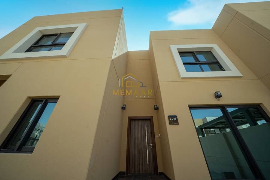 For sale villas near Sharjah airport in Al Rahmaniyah area 1,399,000 dhs monthly installment