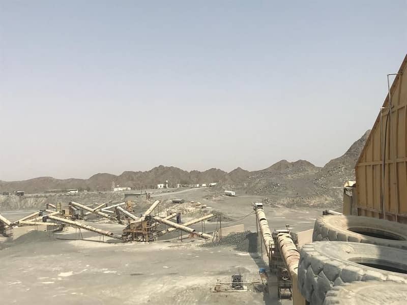 Fujairah (Siji Dam) a ready crusher plant with built in offices and labor camp