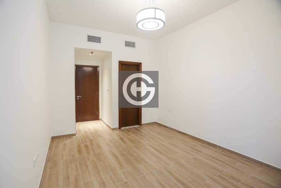 8 Great Deal for a Luxury Apartment! Ready to Move-in!