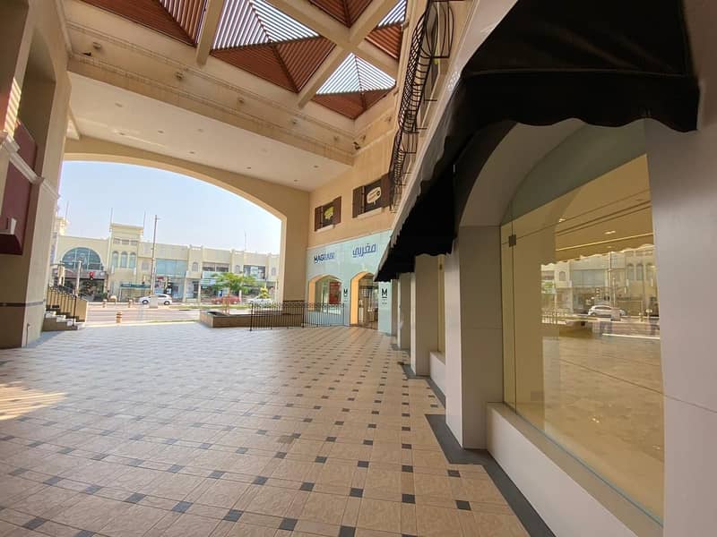 4 Retail Shop Available for Rent  on Prime Location in Jumeirah 1