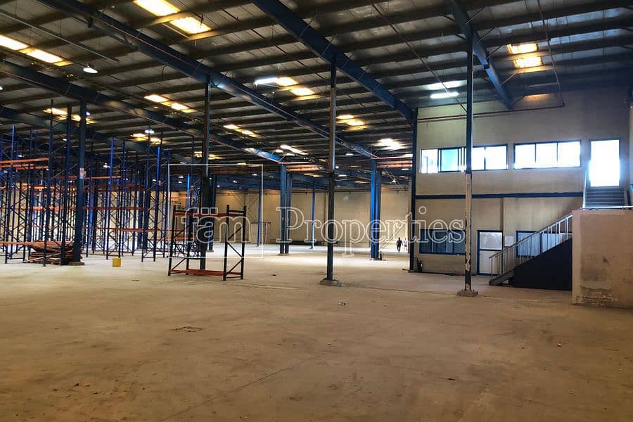 Amazing warehouse Sprots Academy in Al Quoz 4