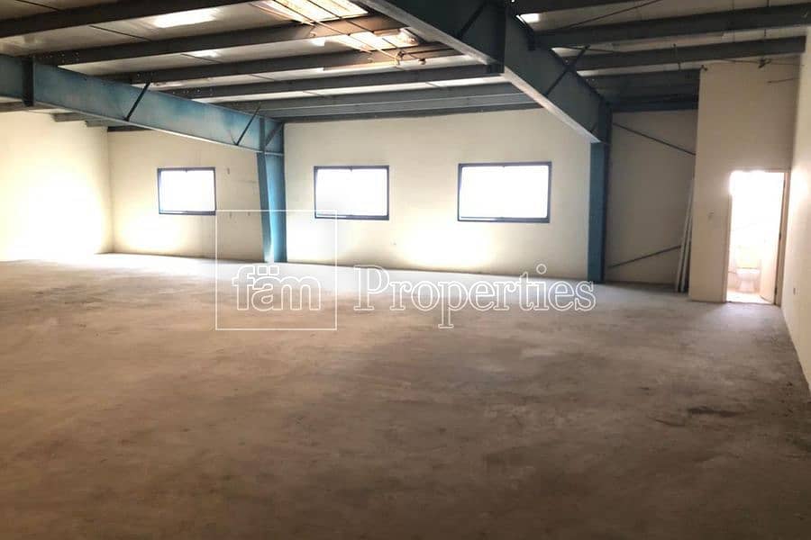 7 Well maintained warehouse with mezanine