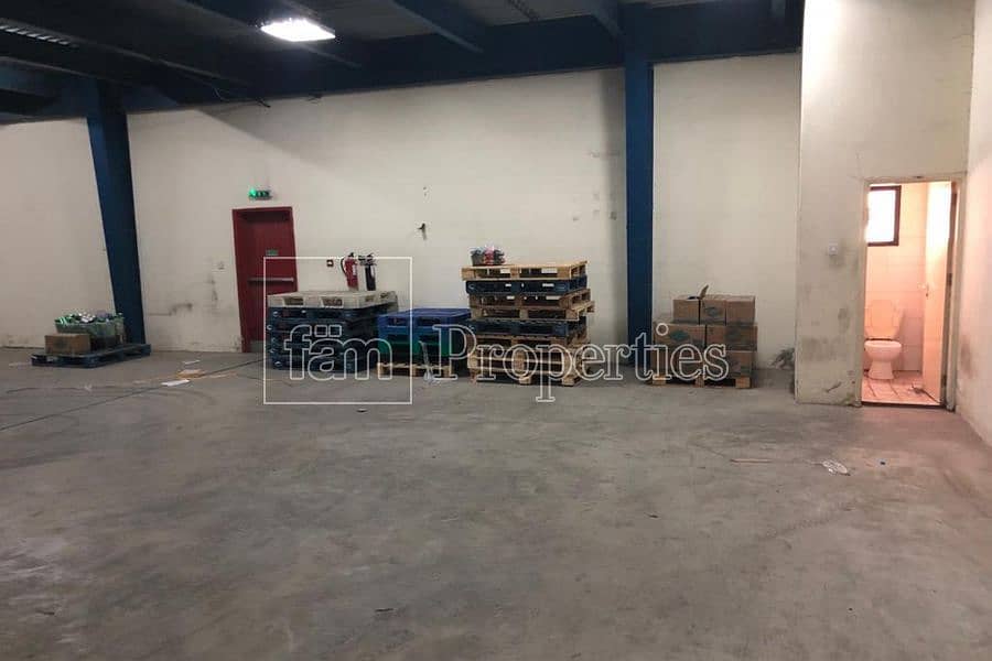 10 Well maintained warehouse with mezanine