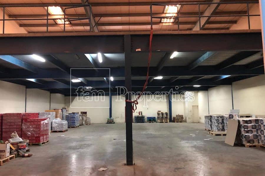 8 Insulated warehouse with Mezanine in Al Quoz 4