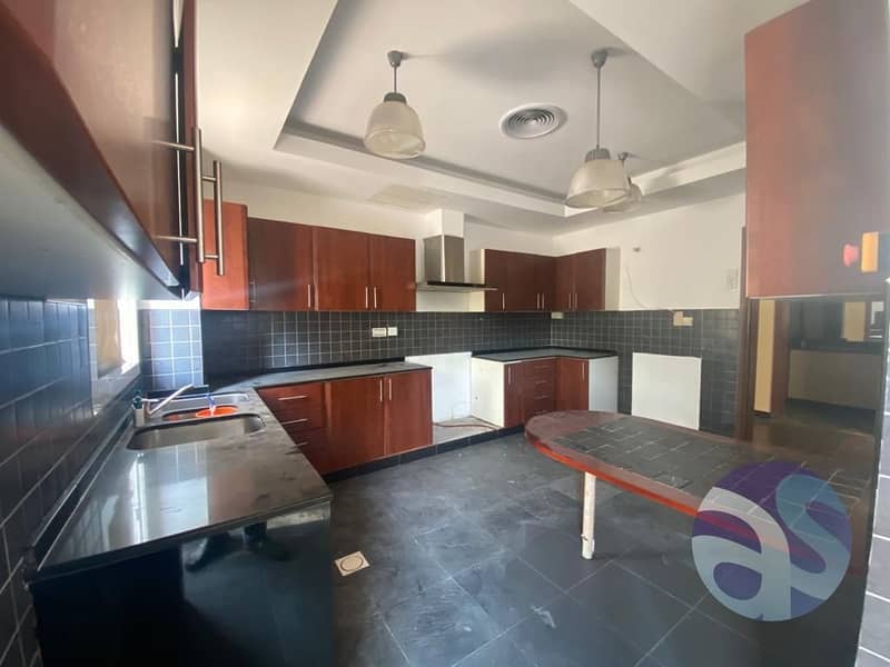 20 Independent I 3 BHK + Maids + Store | Garden| Next to Safa Park