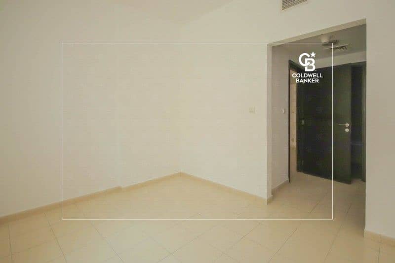 Investor Deal Spacious 1 Bed for Sale | Call Now!!