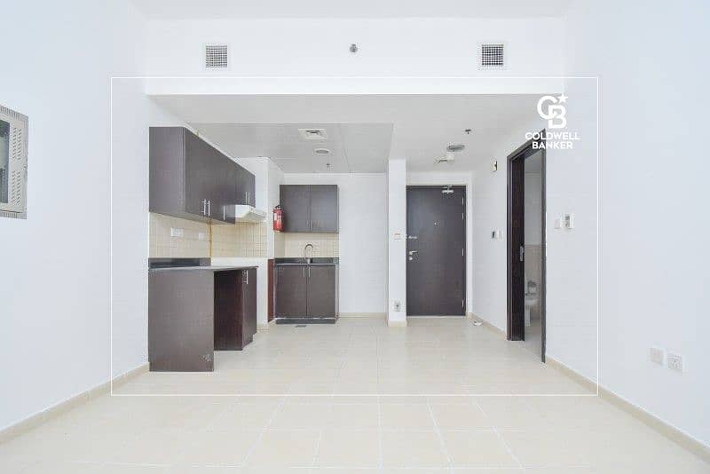 6 JVC Specialist - Spacious 1 Bed |Ready to Move In