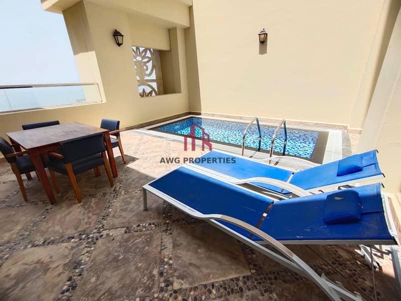 Penthouse with Private pool! All bills included! Free maintenance.