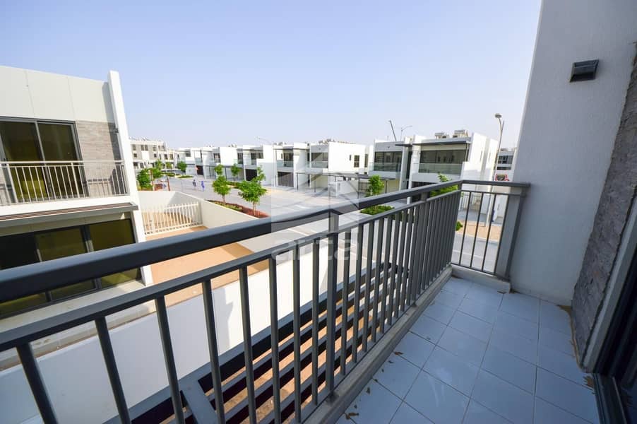 Affordable Deal | Corner Unit | 3 Bed + Balcony