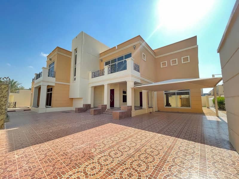 Stand Alone European Villa, 7 Master Bedrooms, Built In Wardrobes, 3 kitchens, Private Pool/Garden, Jacuzzi Bathtubs