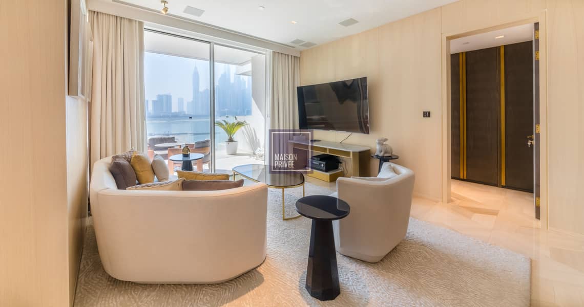 Luxury Sea View Apt in FIVE Resort on The Palm