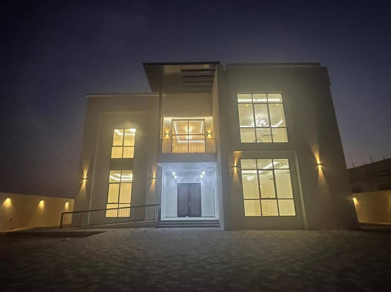 Brand New 5 Bed Villa in Al Aweer