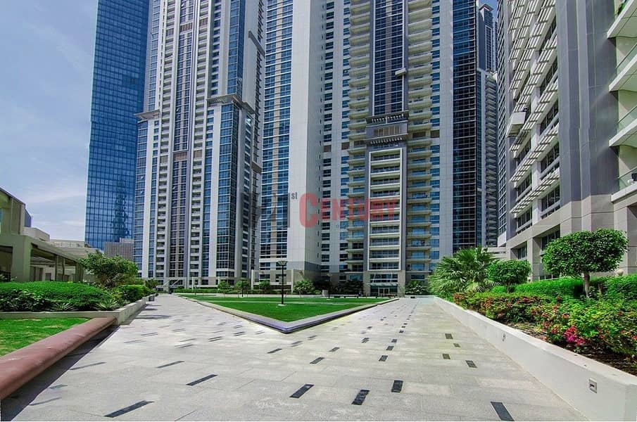 Lovely 2 BR + Laundry SZR View Executive Towers