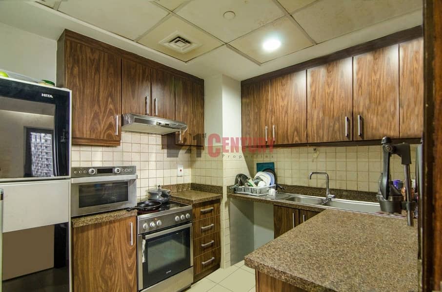2 Lovely 2 BR + Laundry SZR View Executive Towers