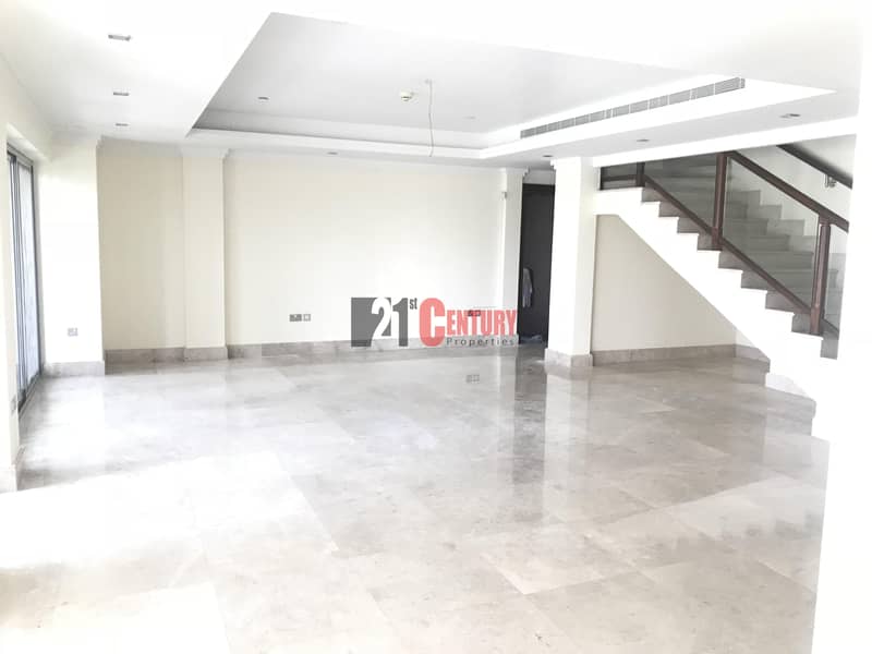 Vacant l 4BR | Triplex | Terrace on Top