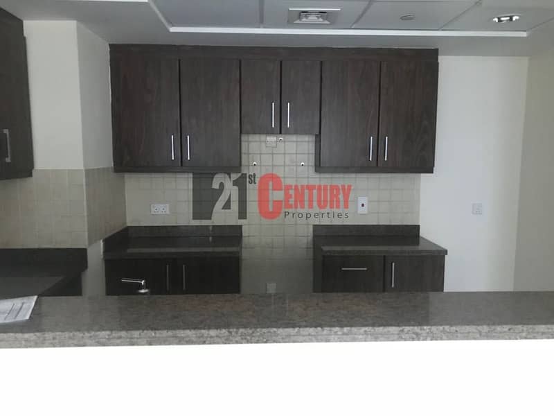 4 Upgraded l 1 BR + Laundry l Pool View