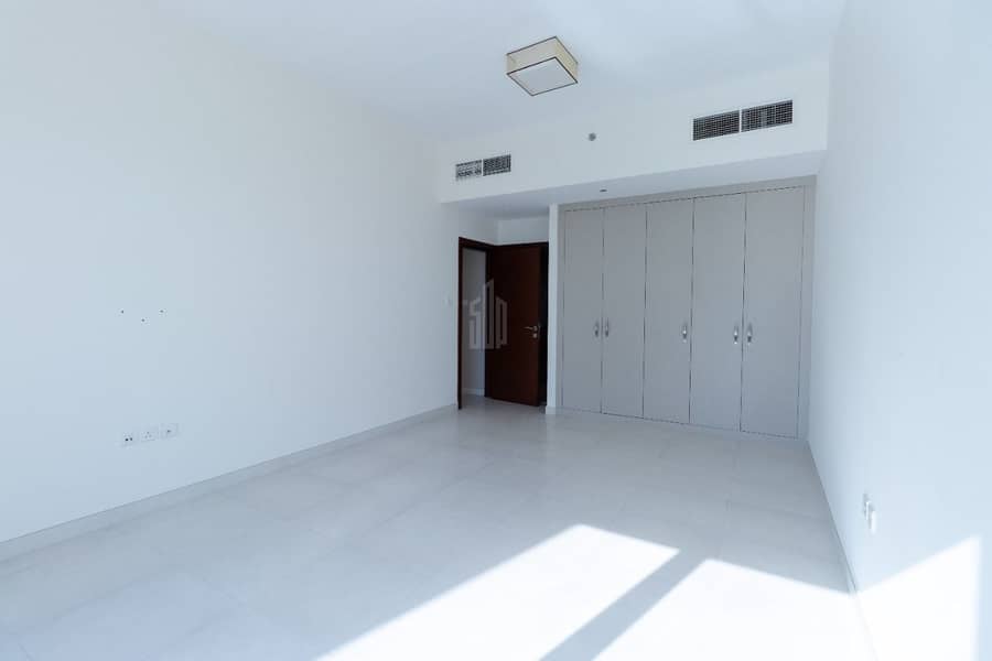 位于阿尔贾达法住宅区，瓦利德花园公寓 3 卧室的公寓 1742000 AED - 5221597