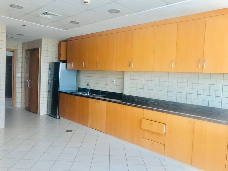 2 Spacious 3 Bed | High floor I Chiller Free | 2 Months free