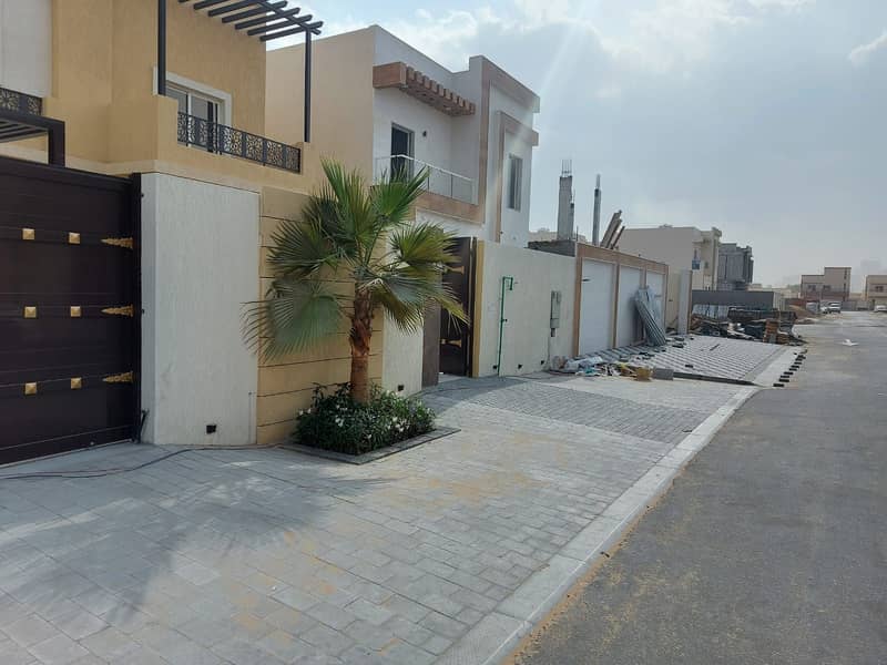 For sale, a very luxurious villa, freehold for life for all nationalities, in Ajman, with full furniture, with personal finishing with air conditioner
