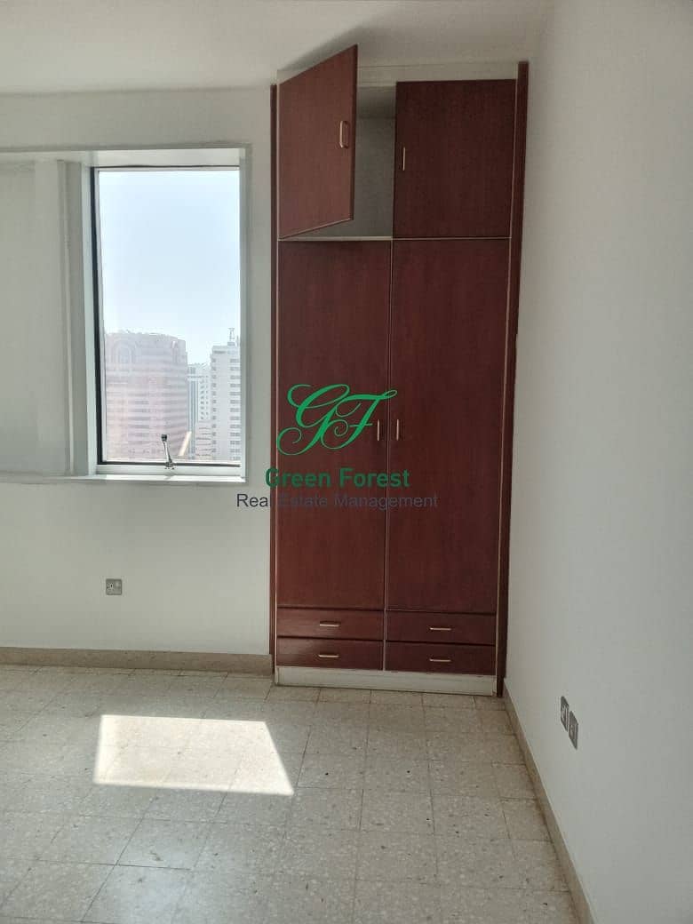 6 Beautiful 2bedroom Apartment along living room and built in wardrobe