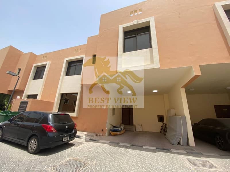 Spacious Villa  4 Bedrooms with car parking.