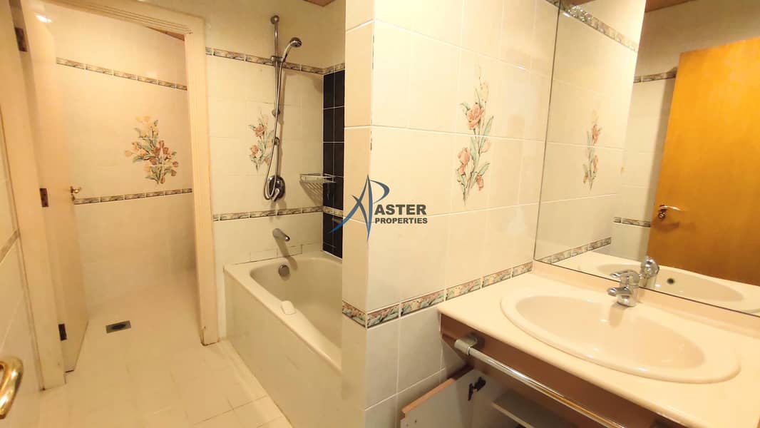 8 Clean and Peaceful. Very Nice sea view 4 bedroom  Apartment