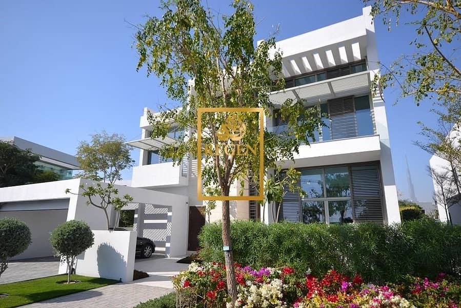 Contemporary Style Four Bedroom  + Room, District One Villa for Sale