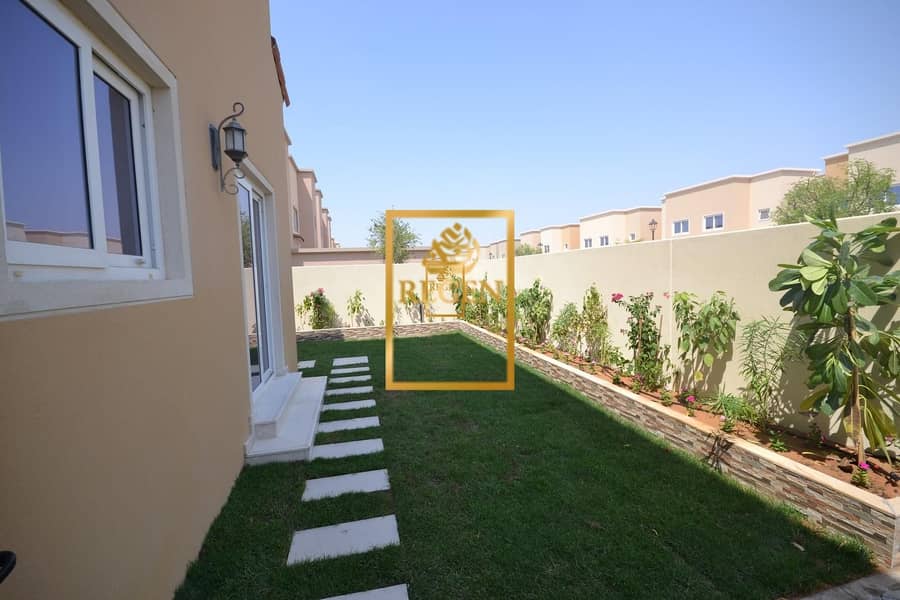 Handover Soon  - Four Bedroom + Maid Room Townhouse Available in Villanova For Sale