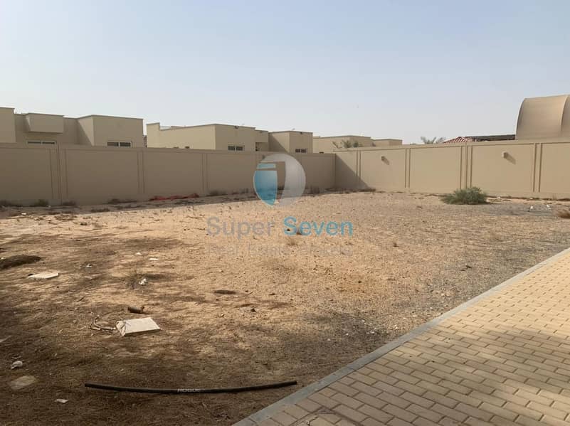15 Independent 5-Bedroom villa for rent Barashi Sharjah