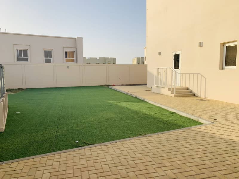 Large Four Bedroom With Maids' Room In Barashi