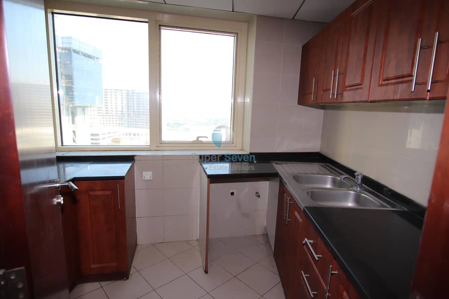 5 Lake View 1 Bedroom for Sale in Icon Tower 1