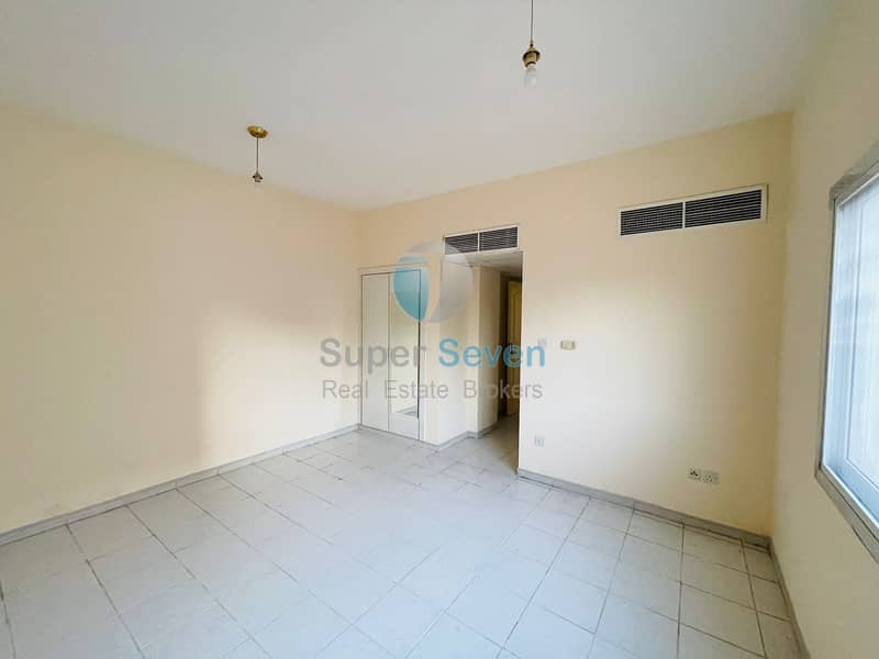 5 3-Bedroom with Maid room villa for rent Hor Al Anz