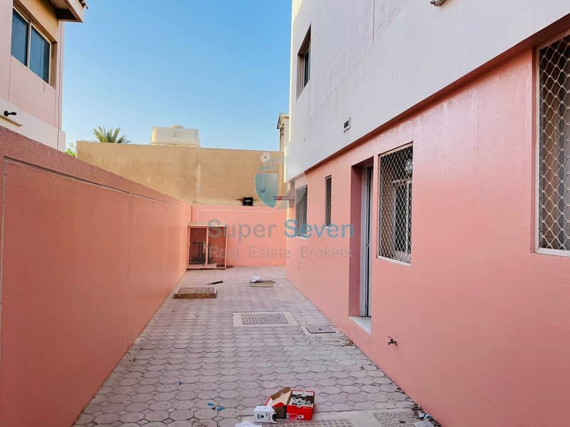 7 3-Bedroom with Maid room villa for rent Hor Al Anz