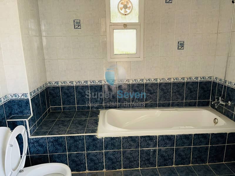 18 3-Bedroom with Maid room villa for rent Hor Al Anz