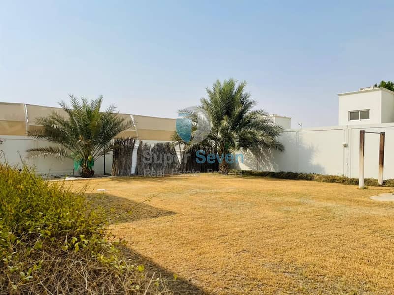 Large-5 Bedroom villa for rent Barashi Sharjah Call (Rana)