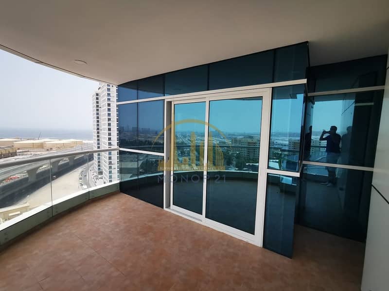Spacious / Sea View / High Floor Spacious / Sea View / High Floor