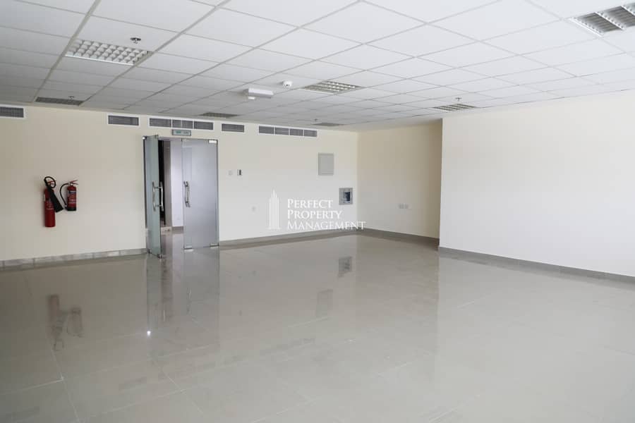 Spacious office for rent in Nakheel