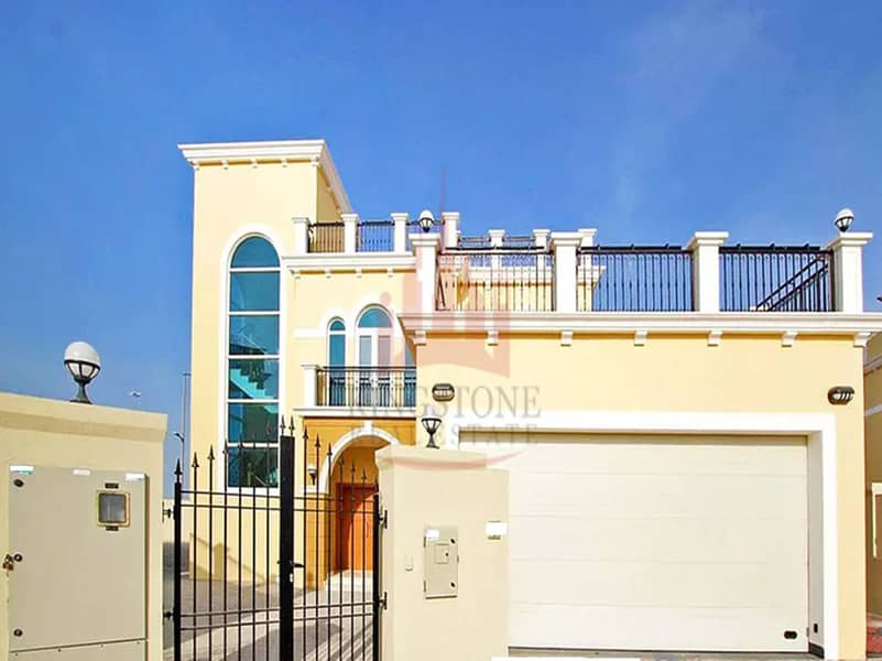 EXCLUSIVE! Big Corner Plot, 4 B/R Villa+Maid\'s Room Upgraded with Garden & Lake View