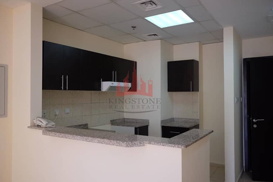 3 1 Bedroom + Laundry Room Liwan. .